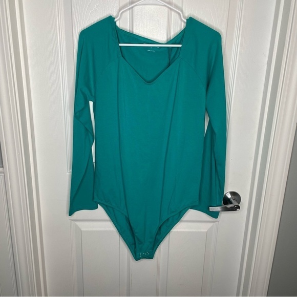 Universal Standard Long Sleeve Bodysuit in Greenish Blue XS - Picture 1 of 13